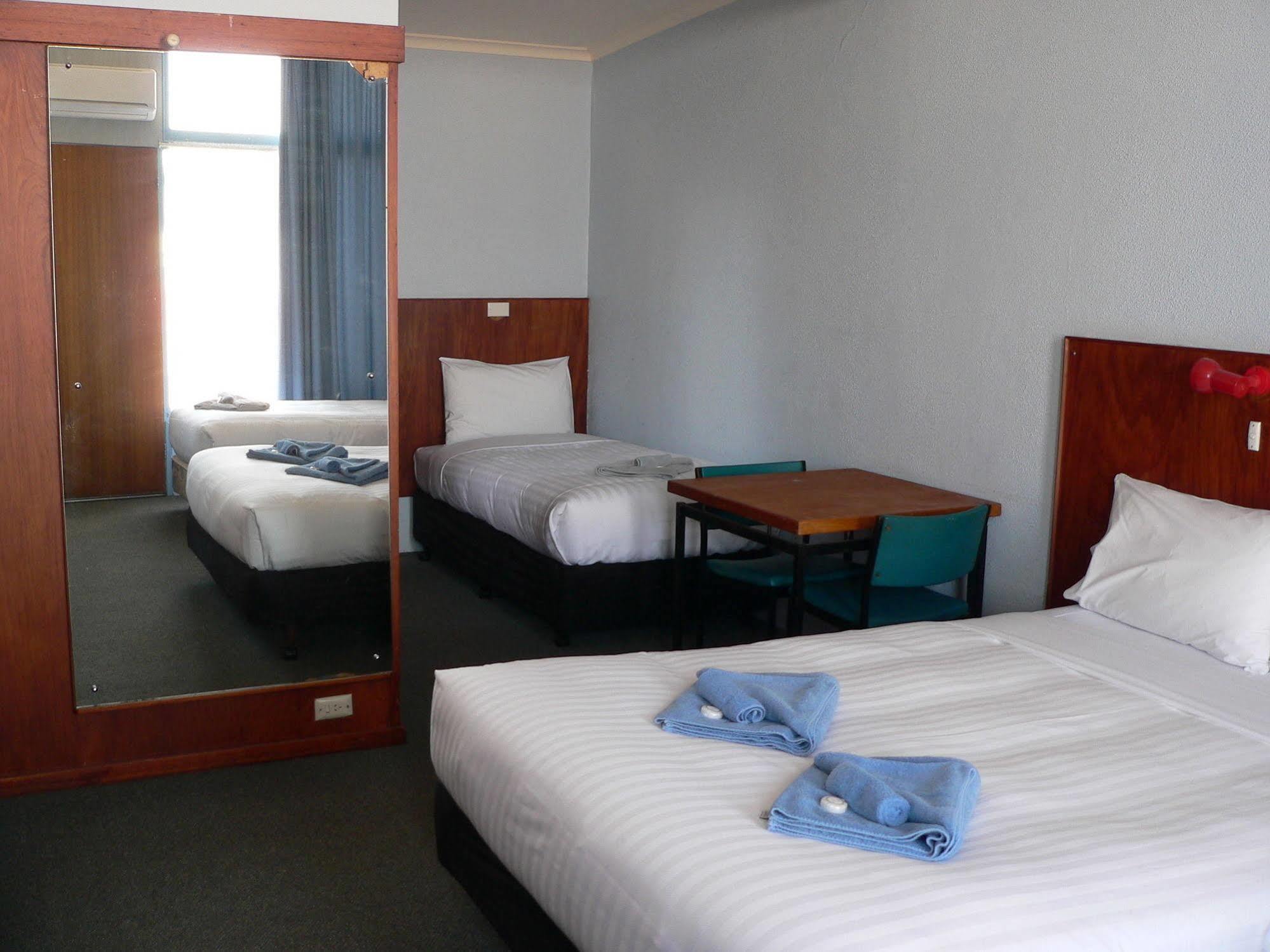 Ship Inn Motel Yarram Eksteriør bilde